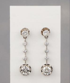 Zlaté náušnice s kvalitními diamanty Zlaté náušnice s kvalitními diamanty