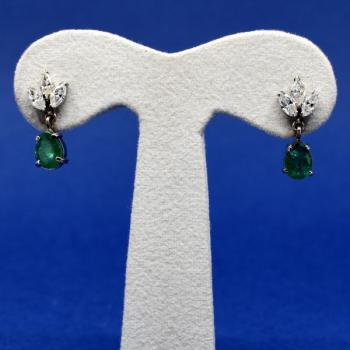 Zlaté náušnice se smaragdy Zlaté náušnice se smaragdy