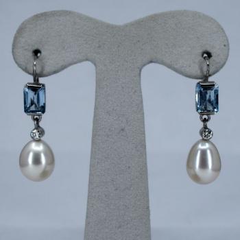 Bílozlaté náušnice s akvamaríny,perlou a brilianty Bílozlaté náušnice s akvamaríny,perlou a brilianty