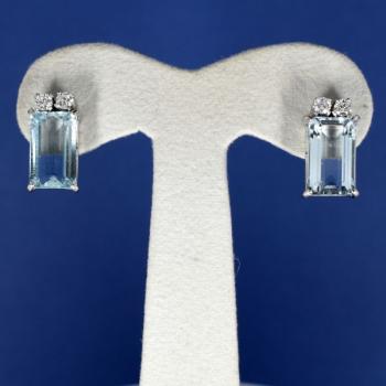 Bílozlaté náušnice s akvamaríny a brilianty Bílozlaté náušnice s akvamaríny a brilianty