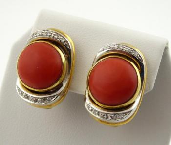 Náušnice s korály a diamanty - Alessandria, Itálie Náušnice s korály a diamanty - Alessandria, Itálie